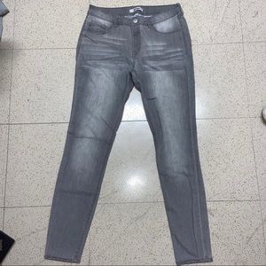 GREY SKINNY JEANS